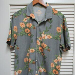 Pre-owned. Clean, no holes or stains noted. Normal light wear only. Ready for th